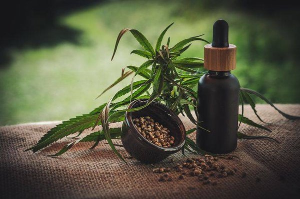 Huile, e-liquide, fleur...Sous quelle forme le CBD est-il le moins cher ?